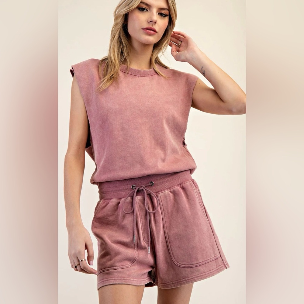 🩷NWT Eesome Sun To Me Romper🩷
